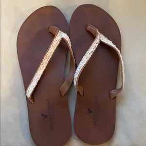 BARELY WORN! American Eagle Flip Flops | Size 8